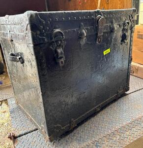 DESCRIPTION: OLD LARGE TRUNK INFORMATION: IN GOOD SHAPE SIZE: 27"X34"X22" QTY: 1