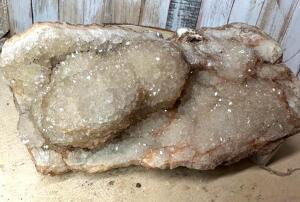 DESCRIPTION: DRUZY QUARTZ SPECIMEN SIZE: 8"X4"X4" QTY: 1