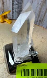 DESCRIPTION: CLEAR QUARTZ TOWER SIZE: 2-1/2"X1" QTY: 1