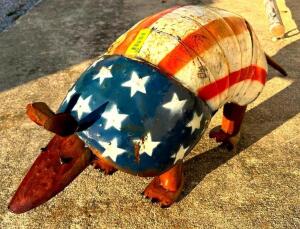 DESCRIPTION: METAL ARMADILLO SIZE: 44"X15" QTY: 1