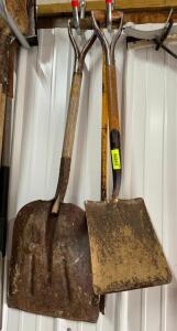 DESCRIPTION: ASSORTED SHOVELS AS SHOWN QTY: 1