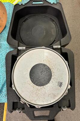 SNARE DRUM WITH HARD PLASTIC CASE