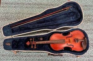 1/2 SIZE DORELI VIOLIN