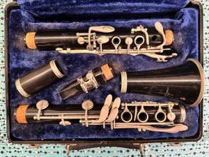 BUNDY PLASTIC CLARINET