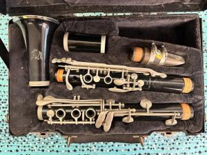 VITO PLASTIC CLARINET