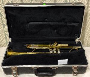 HOLTON COLLEGIATE TRUMPET WITH HARD CASE