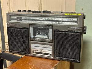 VINTAGE BOOMBOX