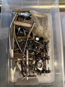 LARGE CONTAINER OF ASSORTED GUITAR MACHINE HEADS AND TUNERS