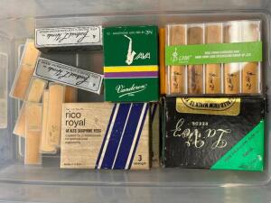 LARGE BOX OF ASSORTED SAXOPHONE REEDS / NEW CONDITION