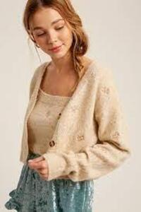 DESCRIPTION: (1) CARDIGAN BRAND/MODEL: CHENILLE INFORMATION: TAN SIZE: SIZE M RETAIL$: $40.00 EA QTY: 1