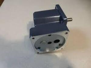 DESCRIPTION: (3) RIGHT ANGLE GEAR BOX, CONTINUOUS SPEED REDUCER BRAND/MODEL: DAYTON #23L411 INFORMATION: RATIO 5:1 RETAIL$: $671.67 EA QTY: 3