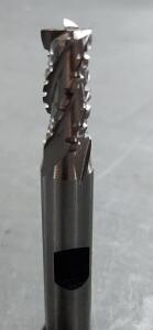 DESCRIPTION: (1) COBALT SQ ROUGHING END MILL BRAND/MODEL: VC 724-4053 SIZE: 5/16" DIA RETAIL$: $15.16 QTY: 1