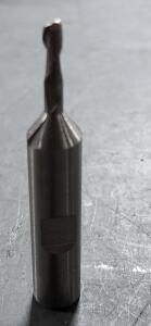 DESCRIPTION: (1) HSS SQ END MILL BRAND/MODEL: VC 01710086 SIZE: 1/8" DIA 3/8" LOC RETAIL$: $3.41 QTY: 1