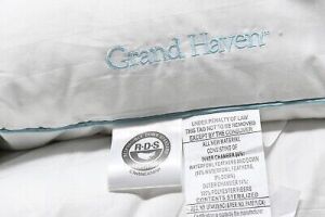 DESCRIPTION: (4) PILLOWS BRAND/MODEL: GRAND HAVEN #16698888 INFORMATION: WHITE WITH STRIPES SIZE: STANDARD QUEEN, MEDIUM DENSITY RETAIL$: $84.06 TOTAL