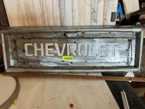 CHEVY TAILGATE