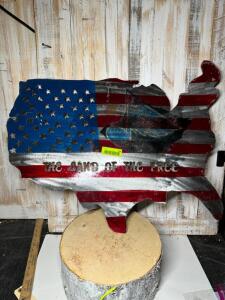 METAL AMERICAN FLAG DECOR