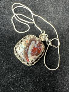 STERLING SILVER NECKLACE W/ POLISHED STONE