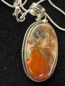 STERLING SILVER NECKLACE W/ POLISHED STONE