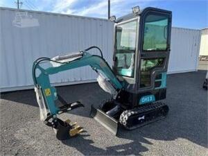 DESCRIPTION: ENCLOSED MINI EXCAVATOR BRAND/MODEL: AGT QH13R INFORMATION: NEW, SERIAL # 2310048678 QTY: 1