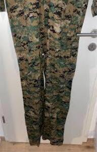 DESCRIPTION: (5) SET OF COVERALLS BRAND/MODEL: DOGS INFORMATION: WOODLAND CAMO SIZE: X-LARGE REGULAR RETAIL$: $50.00 EA QTY: 5