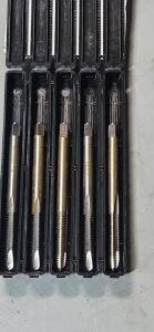 DESCRIPTION: (20) HSS SPIRAL POINT HAND TAPS BRAND/MODEL: VC 04518320 SIZE: #10-32 UNF QTY: 20