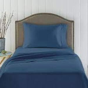 DESCRIPTION: (1) SHEET SET BRAND/MODEL: BETTER HOME AND GARDEN SIZE: QUEEN RETAIL$: $40.00 EA QTY: 1