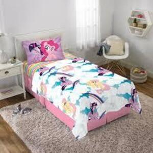 DESCRIPTION: (1) COORDINATED BEDDING SET BRAND/MODEL: MAINSTAYS KIDS SIZE: 5 PC RETAIL$: $38.00 EA QTY: 1