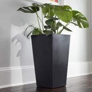 DESCRIPTION: (1) PLANTER HOLDER BRAND/MODEL: BLOEM INFORMATION: BLACK RETAIL$: $30.00 EA QTY: 1