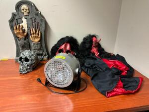 ASSORTED HALLOWEEN DECOR