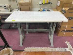 4 FT. SEWING MACHINE TABLE