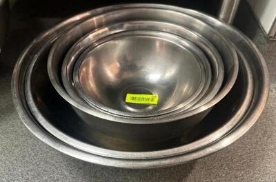 (7) PIECE STAINLESS ,MIXING BOWL SET