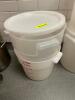 (2) 18 QT PLASTIC CONTAINERS W/ 1 LID