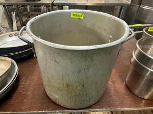 DESCRIPTION 20 QT ALUMINUM STOCK POT LOCATION BAY 6 QTY 1