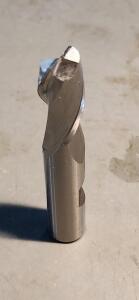 DESCRIPTION: (2) COBALT CORNER RADIUS END MILL BRAND/MODEL: HERTEL 89338032 SIZE: 1/2"DIA 1" LOC 0.06"RAD RETAIL$: 47.86 QTY: 2