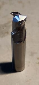 DESCRIPTION: (1) SOLID CARBIDE SQ END MILL BRAND/MODEL: ACCUPRO 07765217 SIZE: 1/2" DIA 5/8" LOC RETAIL$: $30.80 QTY: 1