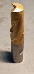 DESCRIPTION: (1) HSS SQ END MILL BRAND/MODEL: HERTEL 41119793 SIZE: 5/8" DIA 1-5/16" LOC RETAIL$: $38.43 QTY: 1