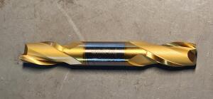 DESCRIPTION: (1) HSS SQ END MILL BRAND/MODEL: HERTEL 41119645 SIZE: 5/8" DIA 1-1/8" LOC RETAIL$: $55.59 QTY: 1