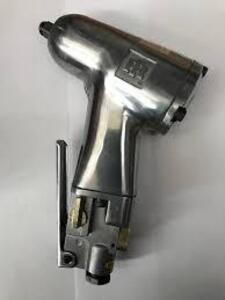 DESCRIPTION: (2) HEAVY DUTY ANGLE HEAD AIR IMPACT WRENCH BRAND/MODEL: INGERSOLL RAND SIZE: 3/8" DRIVE RETAIL$: $99.00 EA QTY: 2