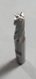 DESCRIPTION: (1) HSS-E SQ END MILL BRAND/MODEL: OSG 5740700 SIZE: 5/16" DIA 3/4" LOC 3/8" SD QTY: 1