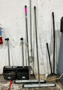 ASSORTED LONG HANDLE TOOLS