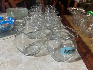 (10) GLASS VASE CENTER PIECES.