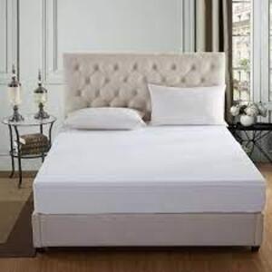 DESCRIPTION: (1) WATERPROOF MATTRESS PROTECTOR BRAND/MODEL: JML #WM01-Q INFORMATION: WHITE SIZE: FITS 12" - 18", QUEEN RETAIL$: $17.20 EA QTY: 1