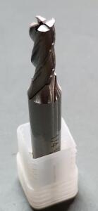 DESCRIPTION: (1) COBALT SQ END MILL BRAND/MODEL: YG-1 04297 SIZE: 1/4" DIA 5/8" LOC QTY: 1