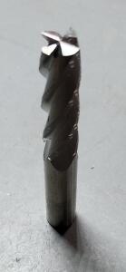 DESCRIPTION: (1) SOID CARBIDE SQ END MIL BRAND/MODEL: HERTEL 88246178 SIZE: 1/2" DIA 2" LOC RETAIL$: $65.73 QTY: 1