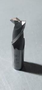 DESCRIPTION: (1) COBALT SQ END MILL BRAND/MODEL: OSG 00610352 SIZE: 1/2" 1" LOC RETAIL$: $27.92 QTY: 1