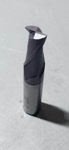 DESCRIPTION: (1) COBALT SQ END MILL BRAND/MODEL: HERTEL 41119470 SIZE: 1/2" DIA 1" LOC RETAIL$: $30.14 QTY: 1