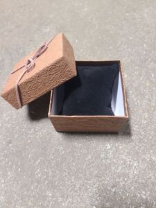 DESCRIPTION: (1) PACK OF (19) SMALL GIFT BOX INFORMATION: BROWN QTY: 1