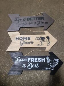 DESCRIPTION: (2) BOXES OF MISC RUSTIC FARM THEMED SIGNS QTY: 2