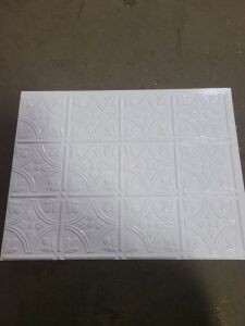 DESCRIPTION: (1) BOX OF (5) BACKSPLASH PANELSINFORMATION: WHITE AND ORNATEQTY: 1