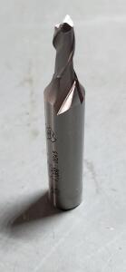 DESCRIPTION: (1) M-35 COBALT SQ END MILL BRAND/MODEL: OSG 5730300 SIZE: 7/16" DIA 7/16" LOC 3/8" SD QTY: 1